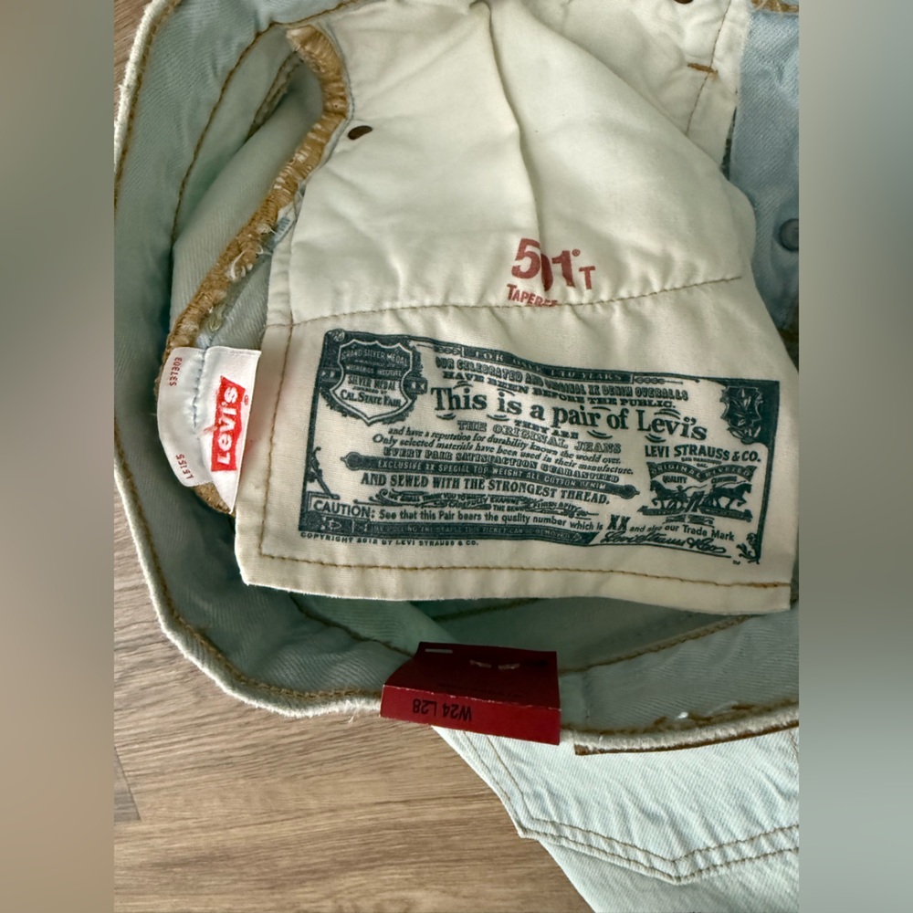 NWT Levi's 501 Cotton Ripped Tapered Juniors Women Jeans Size 24x28 - Picture 6 of 9